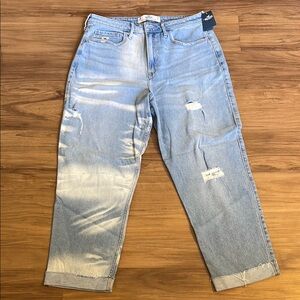 NWT Women’s Hollister Light Blue Distressed Jeans